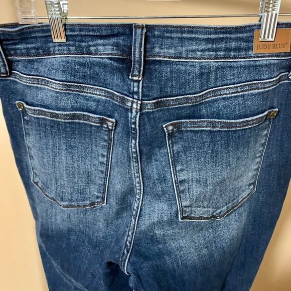 Judy Blue Los Angeles Slim Fit Jeans - Picture 3 of 5